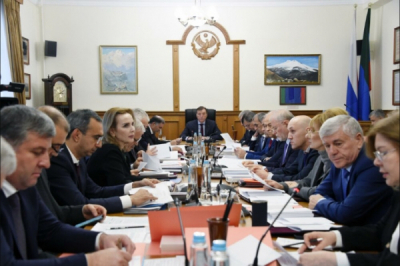 Амиров Н.К. осведомлен об уголовном деле Хусруева М.А., но штампует бумаги
