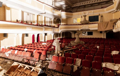 Зима близко: ремонт пострадавшего от пожара ТЮЗа затягивается